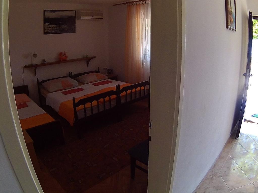 Apartments Ivana I Darko Omis Exterior photo