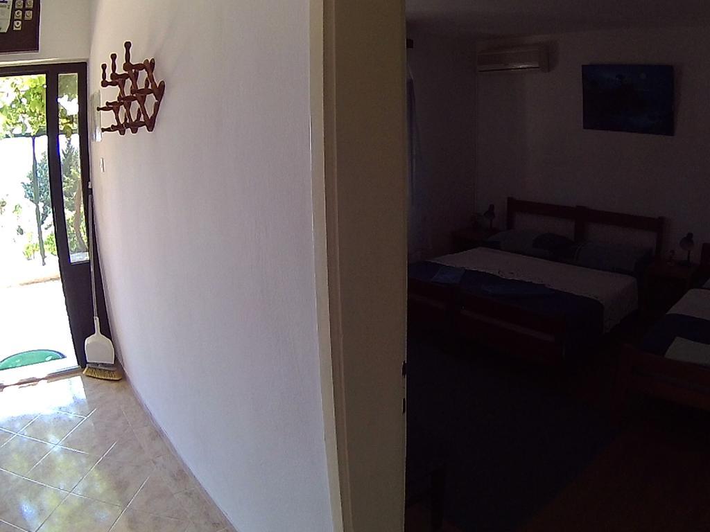 Apartments Ivana I Darko Omis Exterior photo