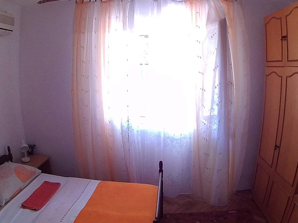 Apartments Ivana I Darko Omis Exterior photo
