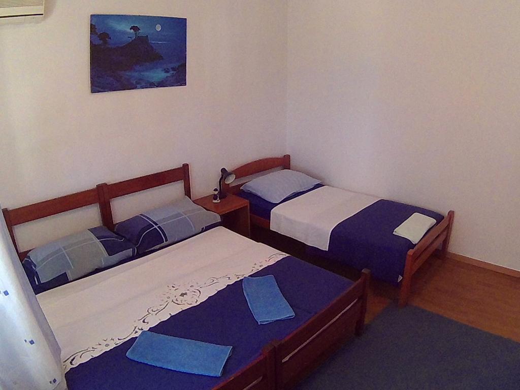 Apartments Ivana I Darko Omis Exterior photo