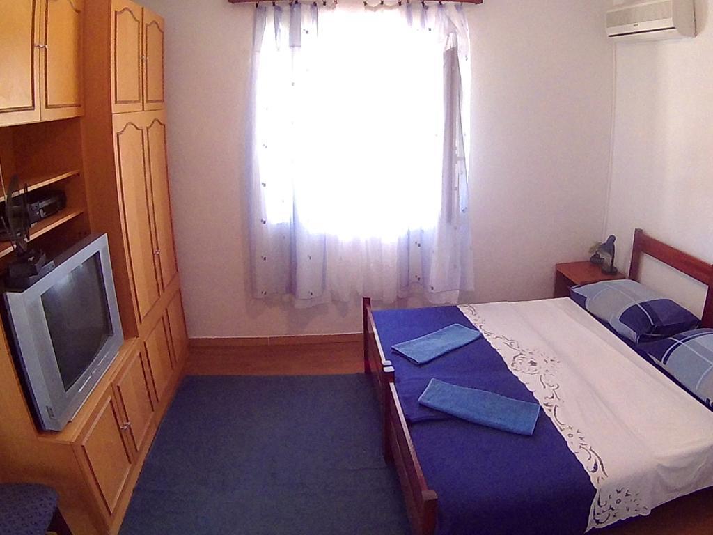 Apartments Ivana I Darko Omis Exterior photo