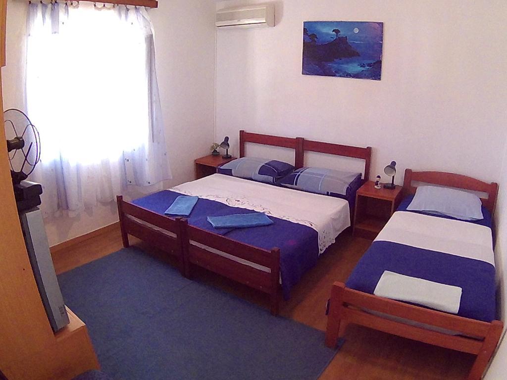 Apartments Ivana I Darko Omis Exterior photo