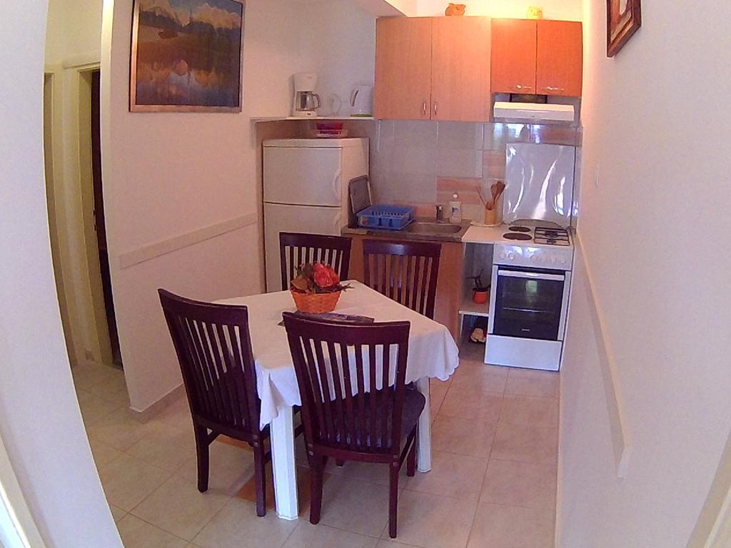 Apartments Ivana I Darko Omis Exterior photo